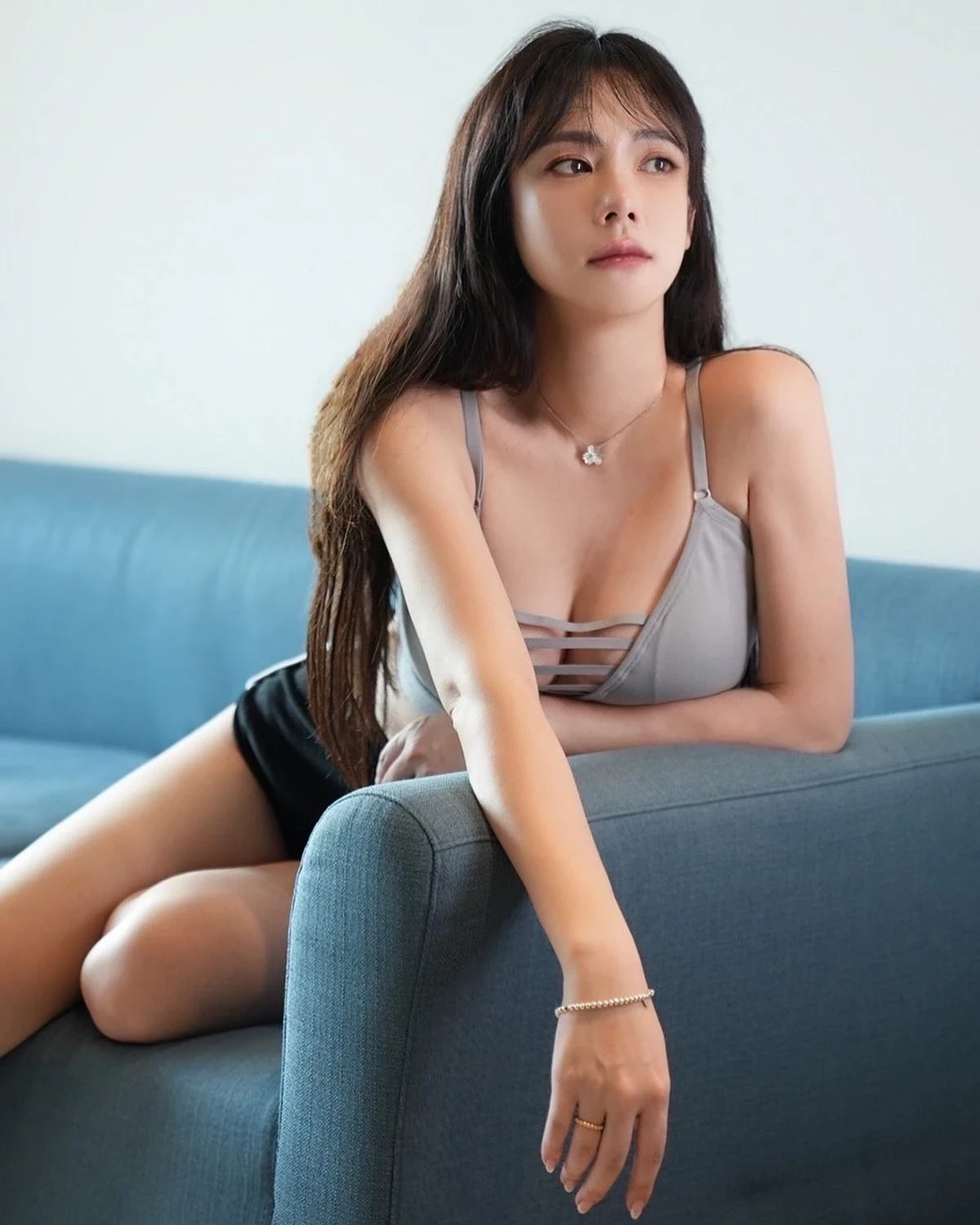 个性派女孩“天菜小姐”高颜值 不科学美胸 是男人都无法抗拒 [10P]